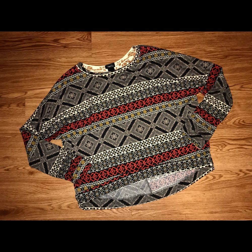 Lace back sweater M